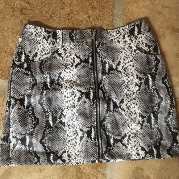 Dresses & Skirts - Faux Leather Snake Skin Skirt